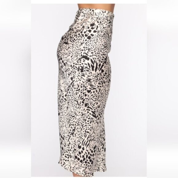 FASHION NOVA Satin Animal Print Midi Skirt - BRAND NEW WOMEN'S Large - Picture 4 of 4